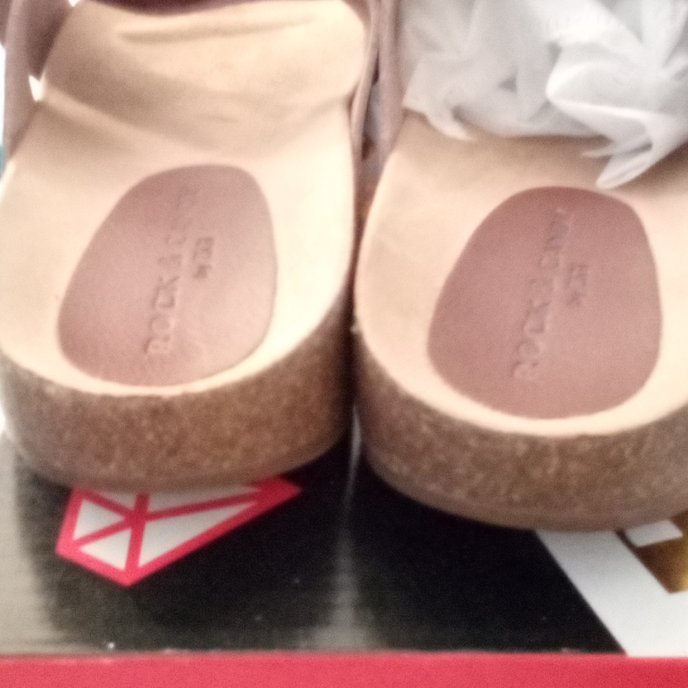 Sandals - Picture 3 of 3